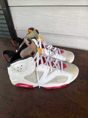 Nike Air Jordan 6 Retro High-Top Sneakers